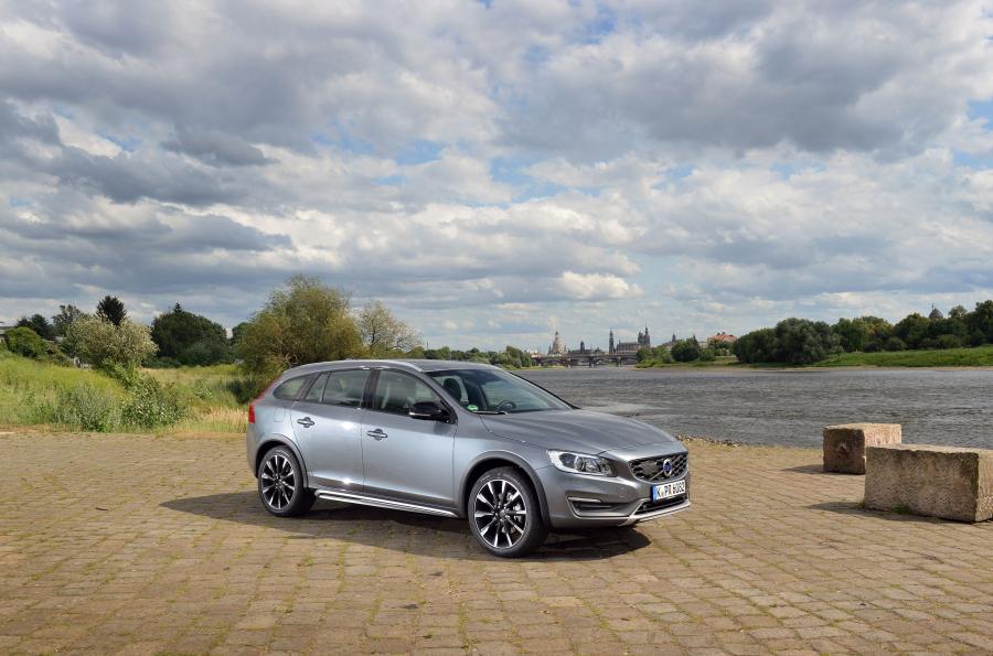 Volvo V60 T5 Cross Country 2015 года  (фото 29 из 38)